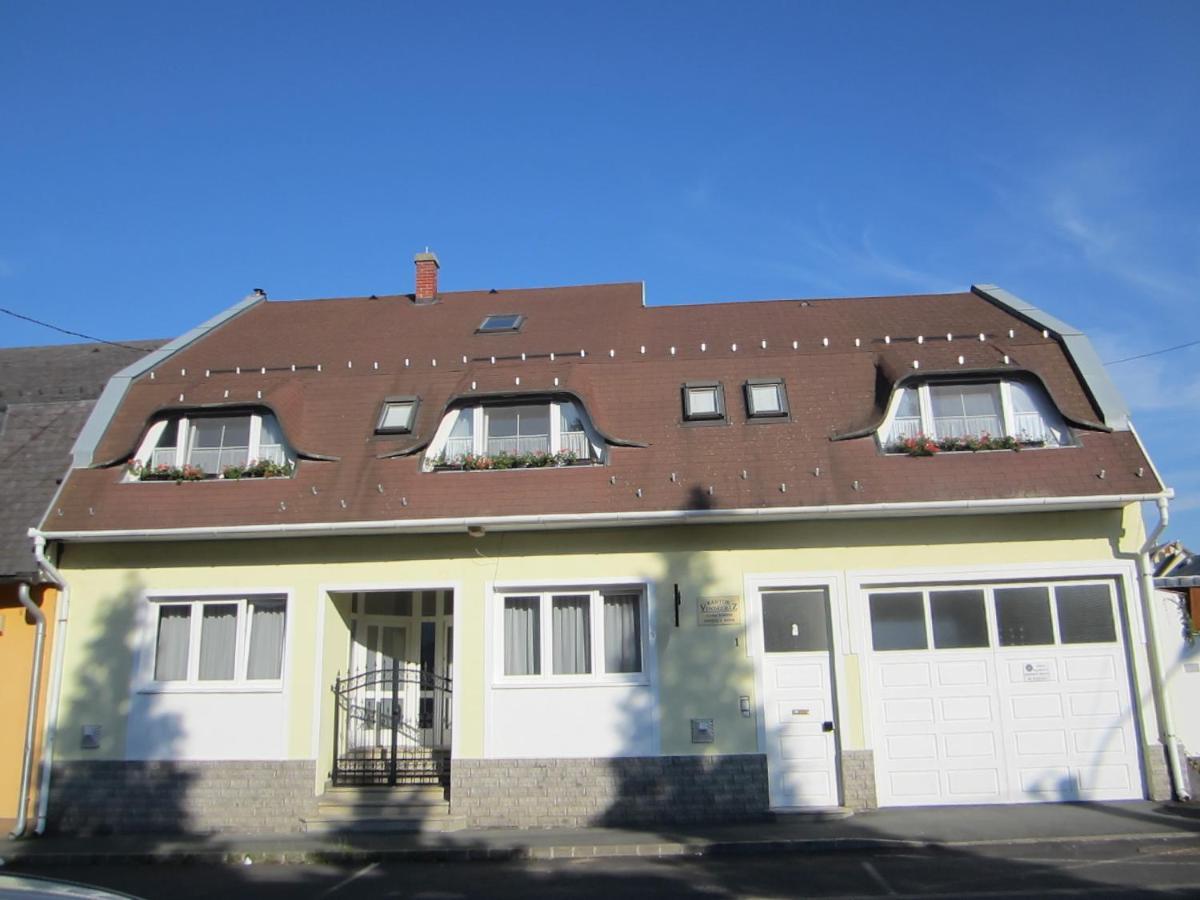 Kántor Vendégház Hotel Zalaegerszeg Exterior foto